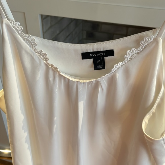 Cute top - Picture 2 of 2